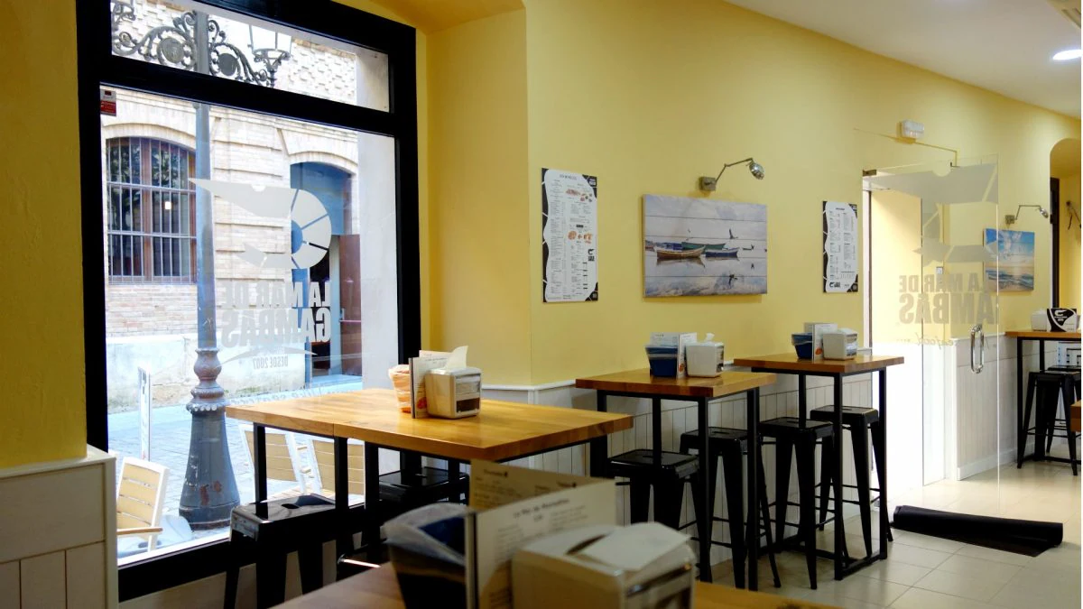 La imagen del local de Cádiz guarda una línea diferente a la gran mayoría de establecimientos. | G.C.