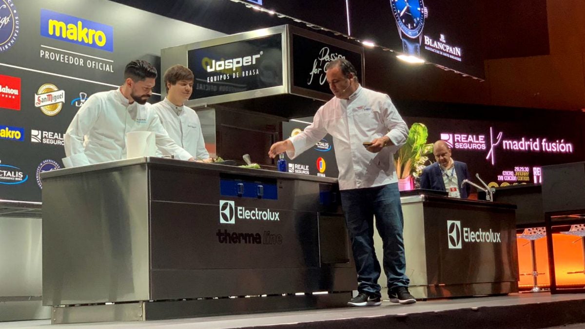 Ángel León junto a David Chamorro y Luis Callealta durante la ponencia en Madrid fusión. | G.C.