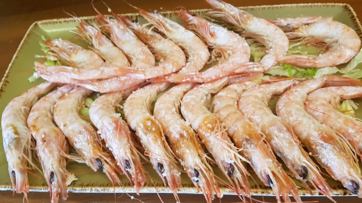 El marisco y el pescado son lo protagonistas en el Restaurante Casa Paco de Chipiona.