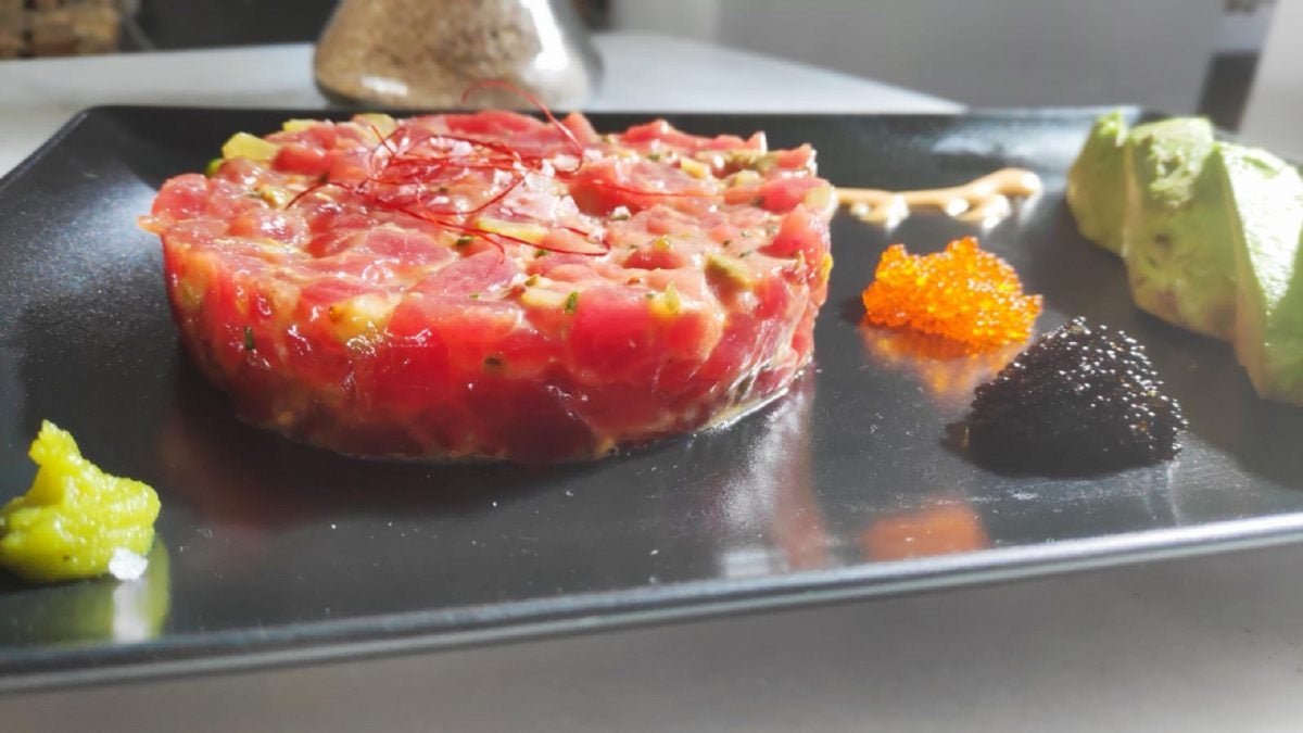 El tartar de atún de almadraba es uno de los clásicos en Casa Varo.