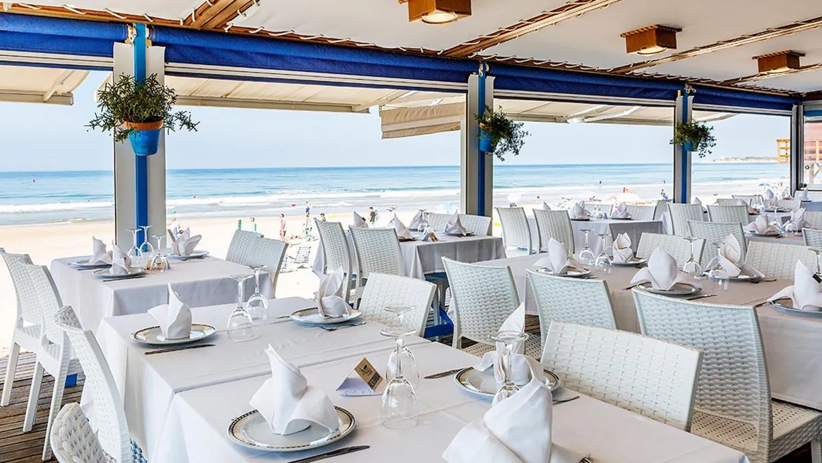 El restaurante, en primera línea de playa.