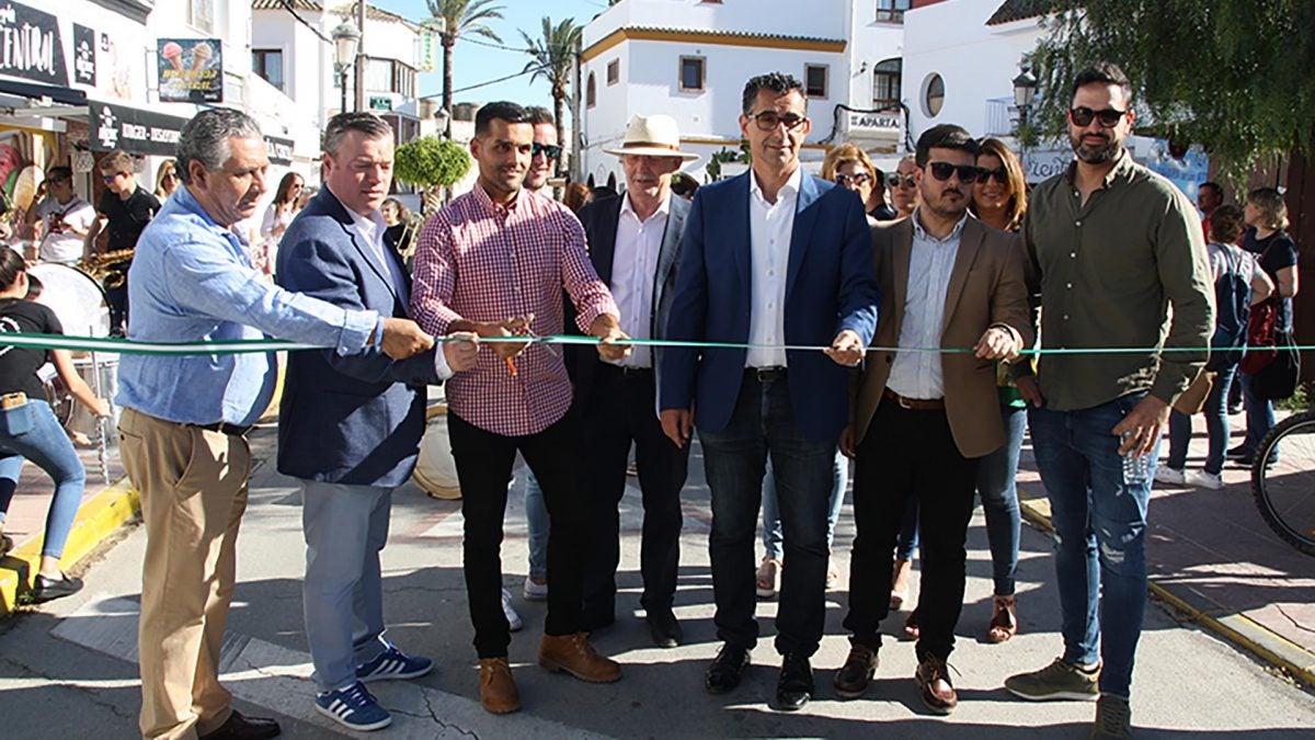 El alcalde de Barbate, Miguel Molina, en la inauguración de la XI Ruta del Atún de Zahara de los Atunes.