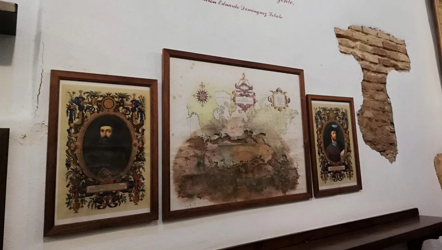 En la Taberna Argüeso se muestran cuadros históricos. 