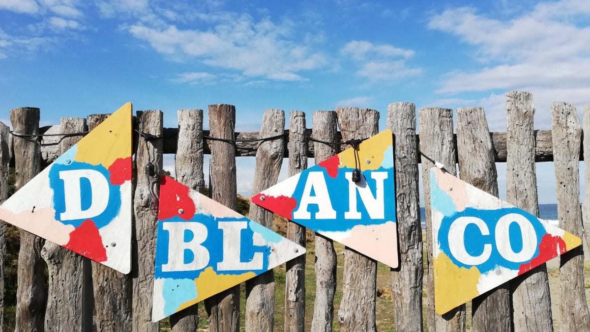 DBlanco y Azul inician la temporada veraniega en la playa.