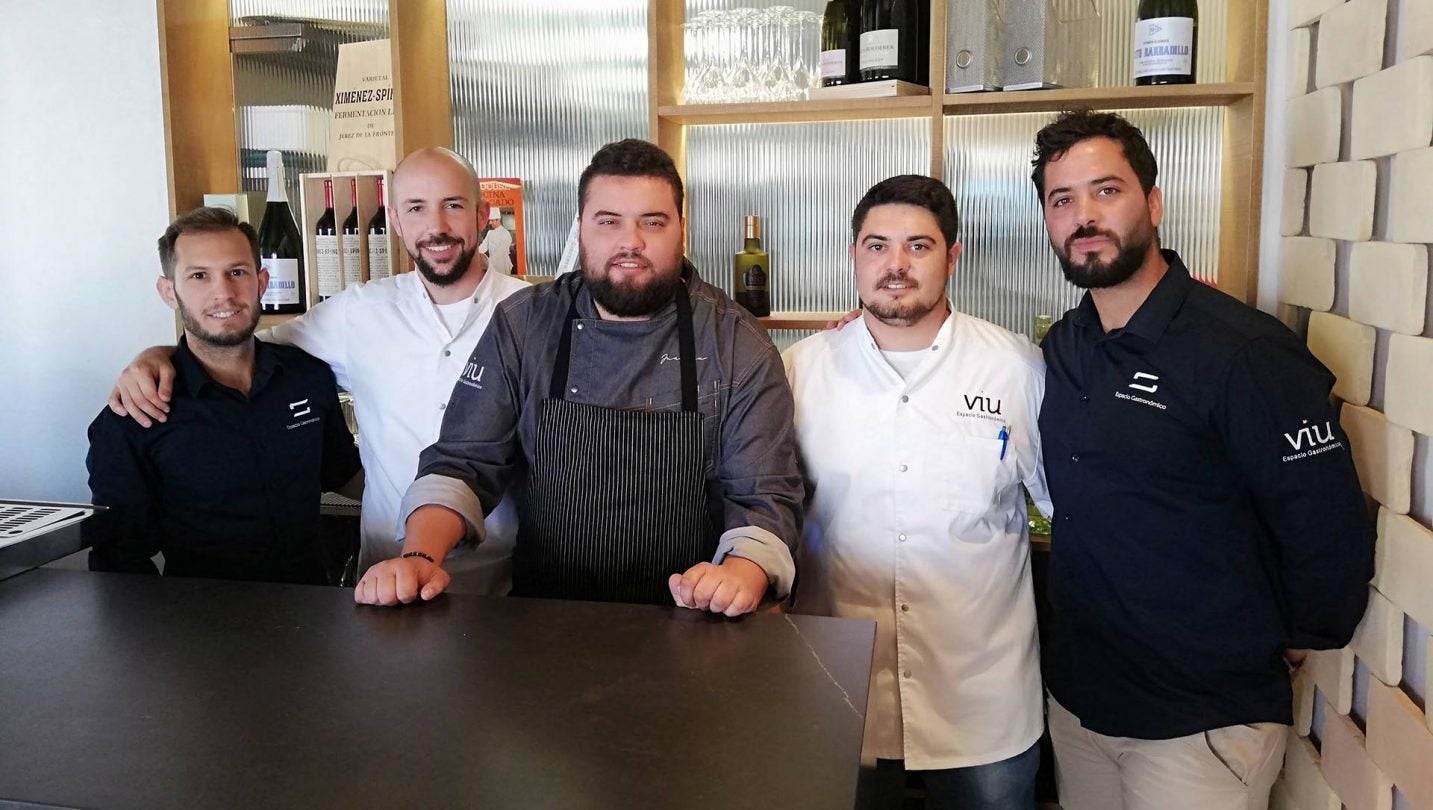 Juan Viu, en el centro, junto a Martín Domínguez, Roberto Quirós, Juan Deur y Juan de la Cruz.