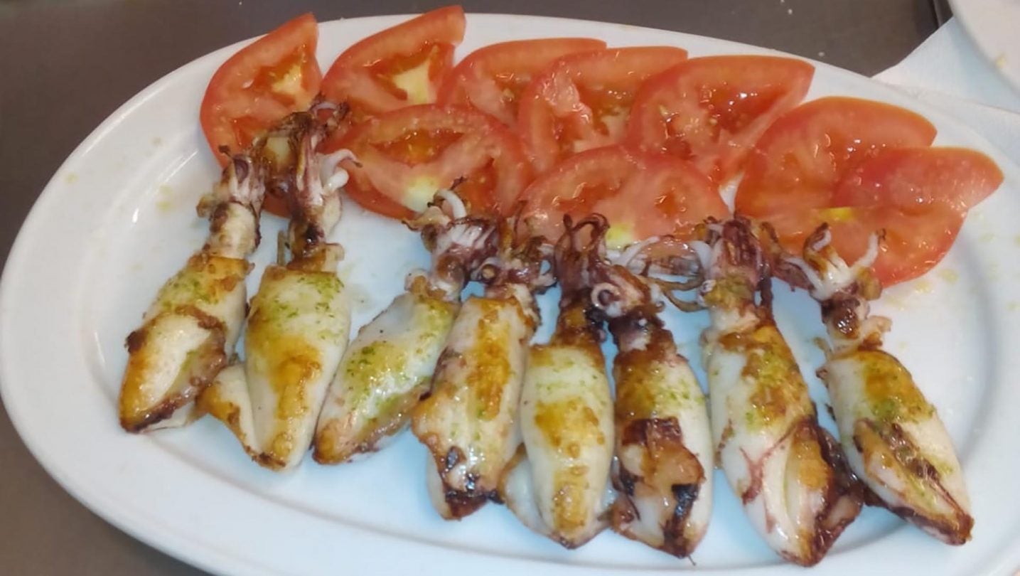 Uno de los platos del Bar Maty, con pescados y mariscos como seña de identidad.