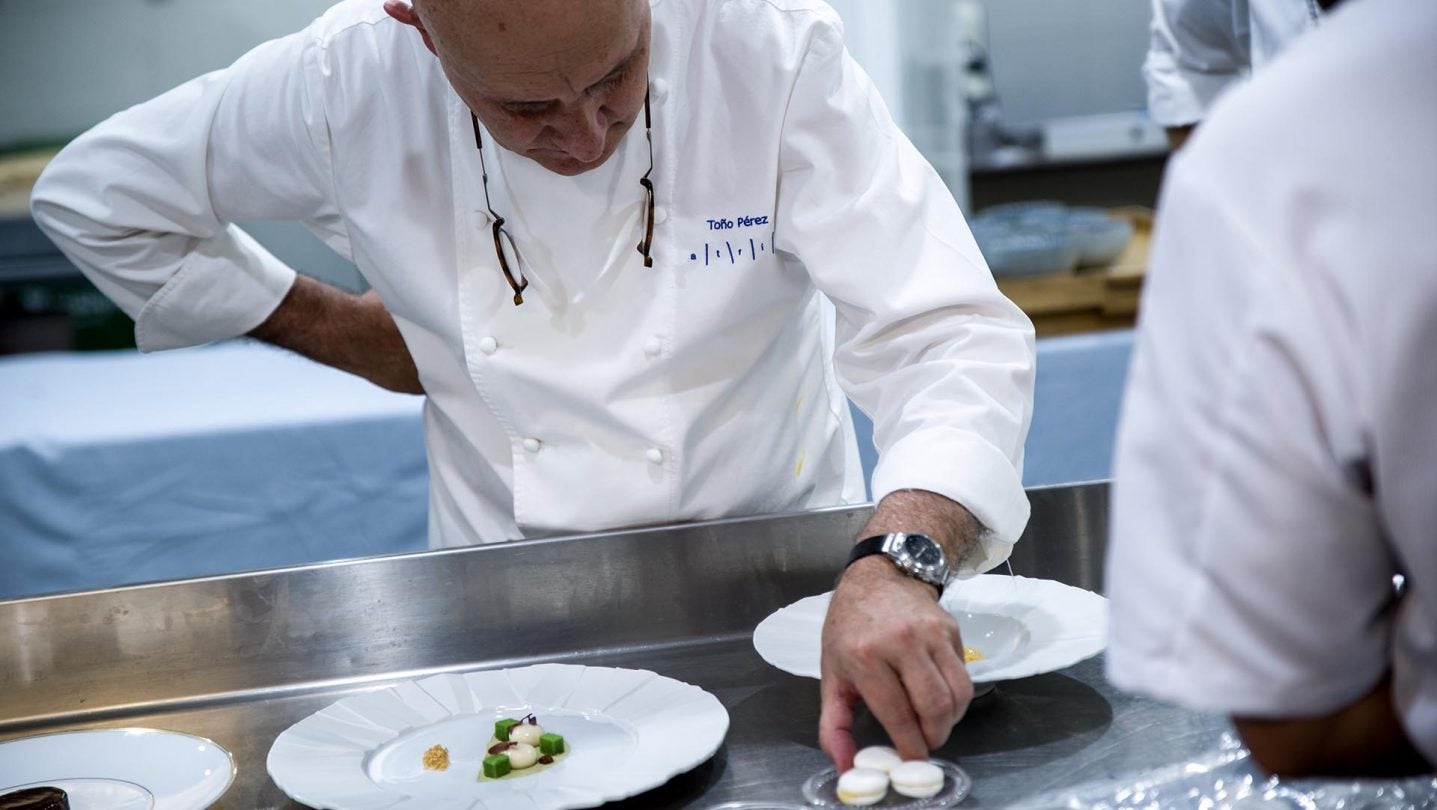 Toño Pérez fue el primer chef en las Cenas con las Estrellas del Tío Pepe Festival.