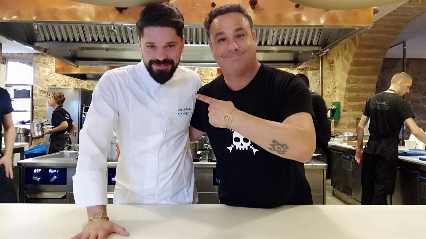 Luis Callealta junto a Ángel León en la cocina de Aponiente.