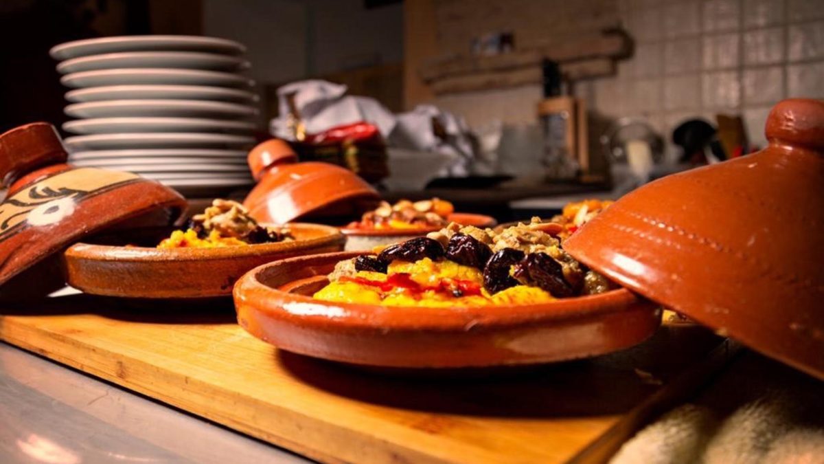 El tajin no puede faltar en un restaurante con claras referencias marroquíes. | Foto: Cedida.
