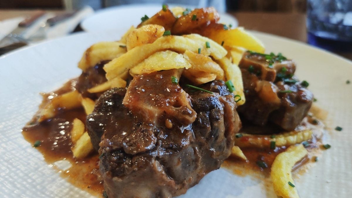 Rabo de toro guisado.