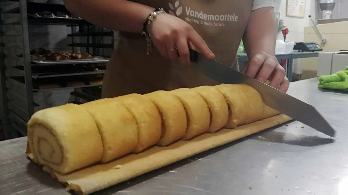 Preparación de uno de los productos de la pastelería.