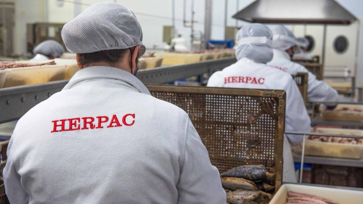 Trabajadores de Herpac en plena faena.