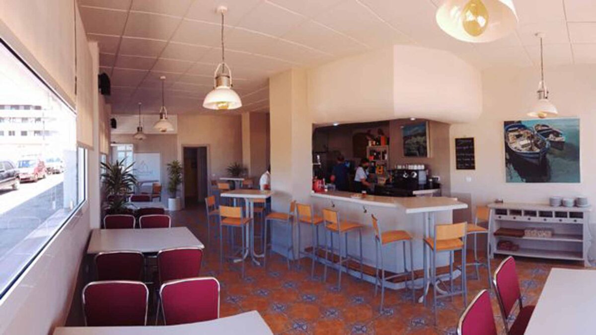 Al Natural, el bar que Paco Gomar inauguró el 24 de marzo en Barbate.