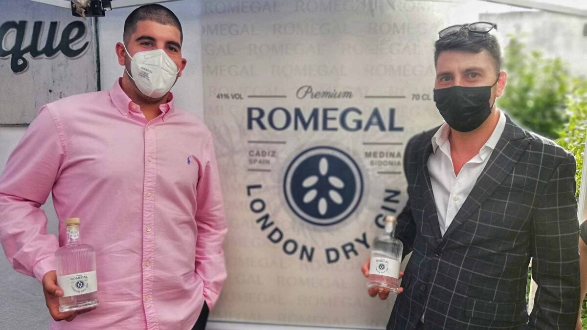 Rafael Romero Gálvez es el creador de Romegal. A la derecha Ismael Herrera, su jefe de Ventas.