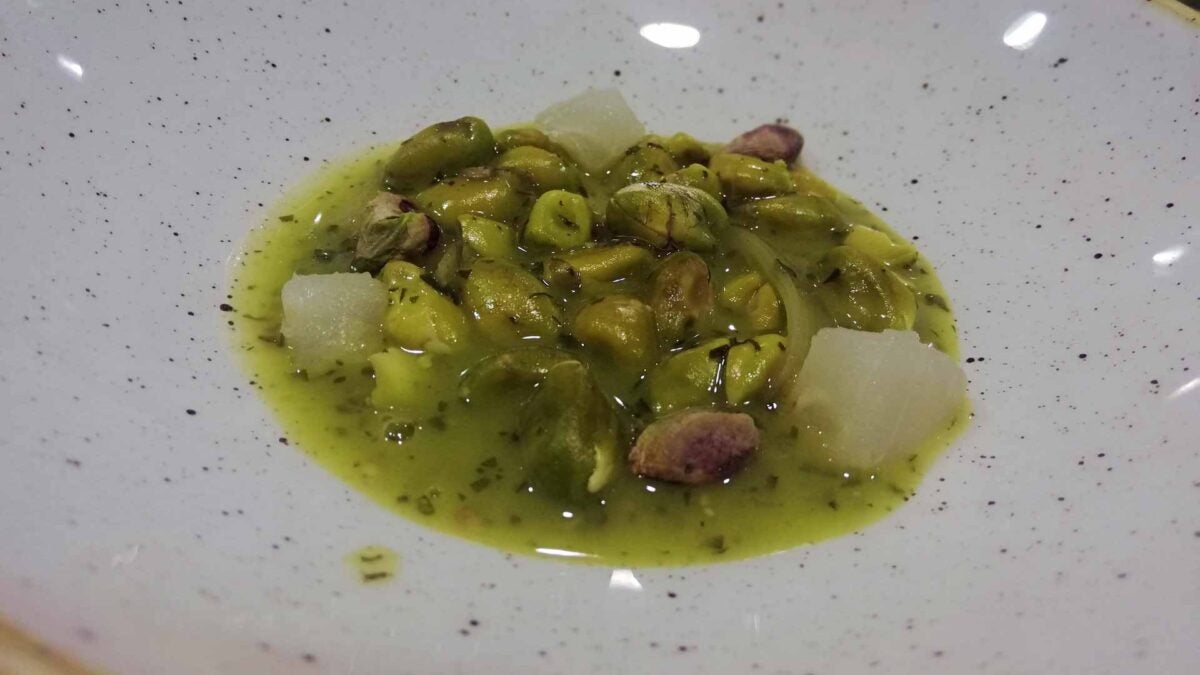 Los pistachos en salsa verde del Mesón Sabor Andaluz de Alcalá del Valle. 