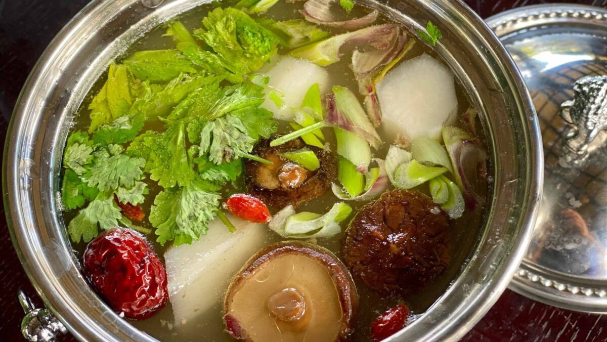 Feng Shui servirá esta tradicional sopa los miércoles y jueves de noviembre bajo reserva. | Foto: Feng Shui.