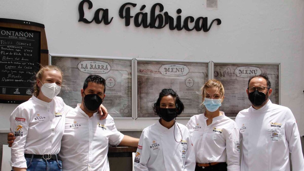 El Restaurante La Fábrica de Medina Sidonia se vuelva para ayudar a los vecinos de La Palma.