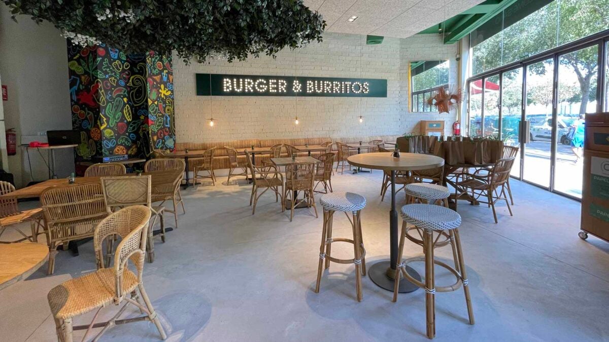 Interior de Organic Restaurant, en la Avenida Caballero Bonald de Jerez. 