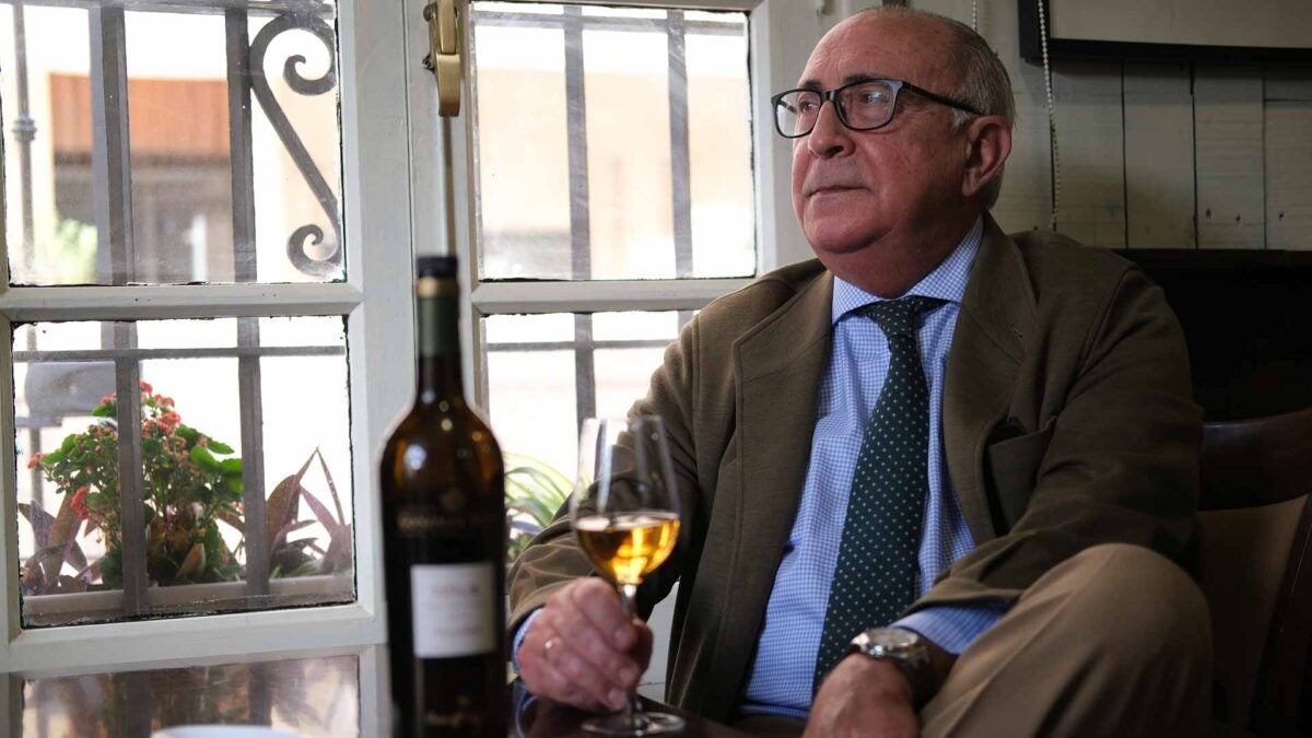 El vino siempre está presente en la vida del enólogo de González Byass. | Foto: Paco Martín.