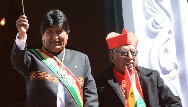 La banda y la medalla de Simón Bolívar fueron robadas a las puertas de un burdel