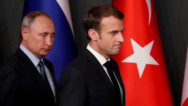 Vladimir Putin y Emmanuel Macron en una reunión en Turquía