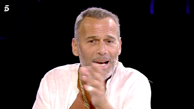 Carlos Lozano, en el plató de 'Supervivientes'.