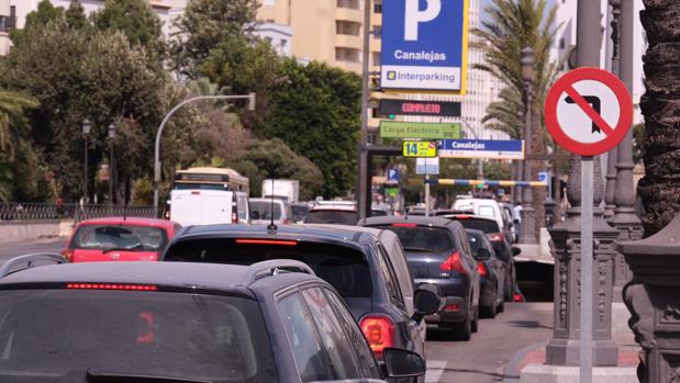 Atascos en parking Canalejas, Cádiz