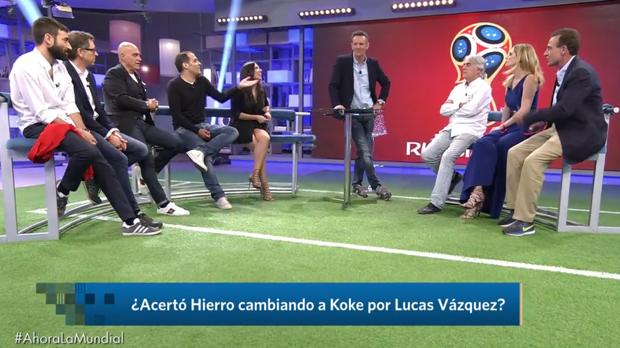 Los tertulianos de «Ahora, la Mundial» debaten durante el programa