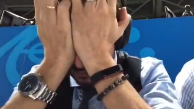 El narrador Pablo Giralt rompe a llorar tras cantar el gol de Argentina ante Nigeria en el Mundial de Rusia 2018