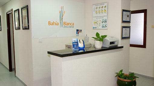 Periodoncia especialista blanca en bahia
