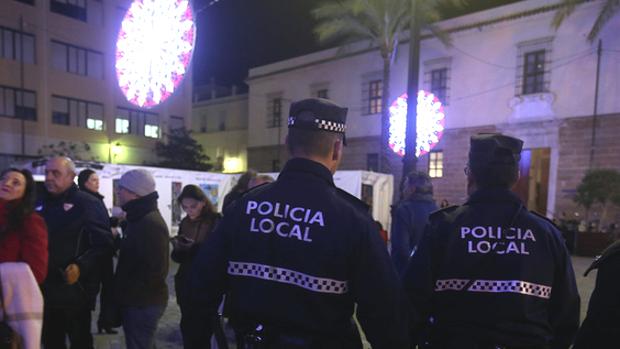 Policías locales, en el dispositivo de seguridad del Falla.