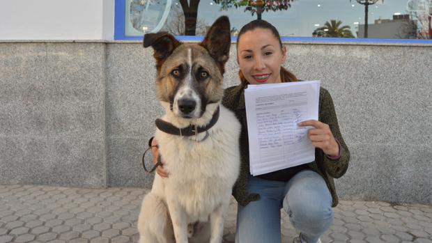 Dolores García es la que ha impulsado esta iniciativa para construir un refugio para animales abandonados