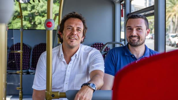 El alcalde y el concejal de Transportes y Movilidad