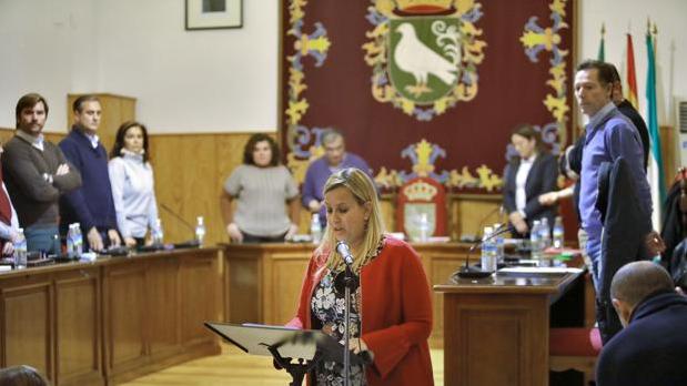 La alcaldesa de Palomares del Río, Ana Isabel Jiménez, el día que fue investida tras una moción de censura