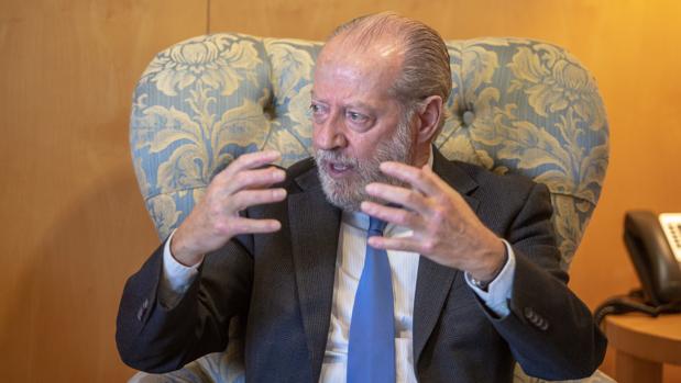 El presidente de la Diputación de Sevilla, Fernando Rodríguez Villalobos