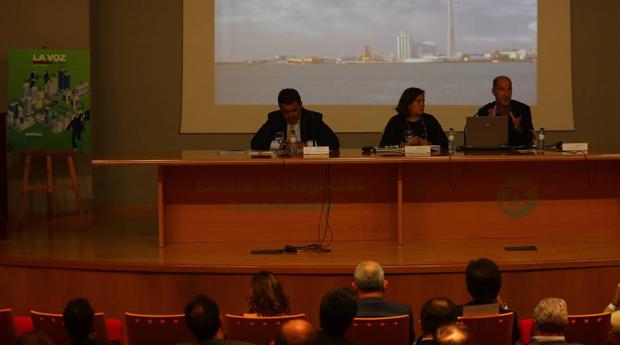 En las jornadas se informó de los beneficios fiscales para las empresas.