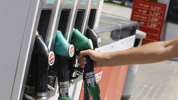 La Guardia Civil ha detenido al presunto autor de un robo con violencia e intimidación en una gasolinera de Utrera