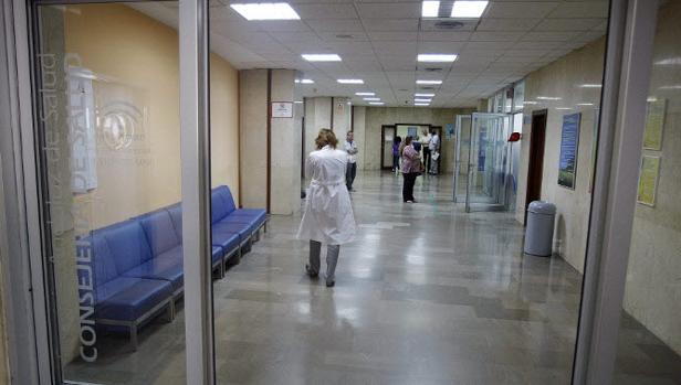 Foto de archivo del acceso al hospital Puerta del Mar.