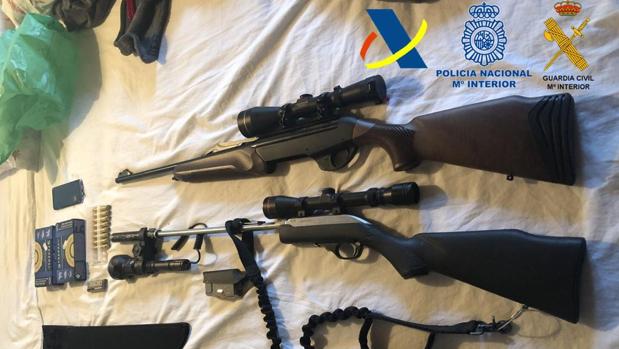 Armas intervenidas durante la operación desarrollada