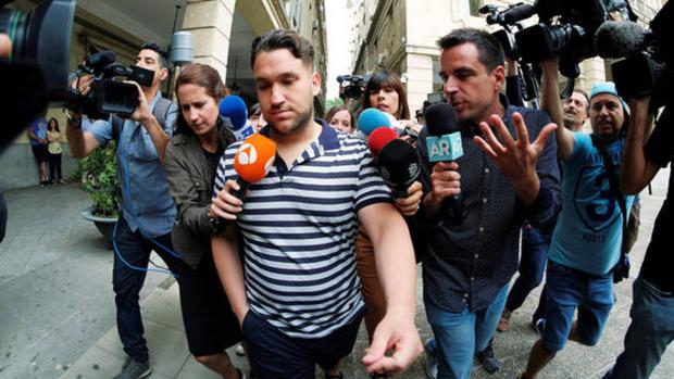 José Ángel Prenda, de La Manada de Sevilla, entrando en los Juzgados.