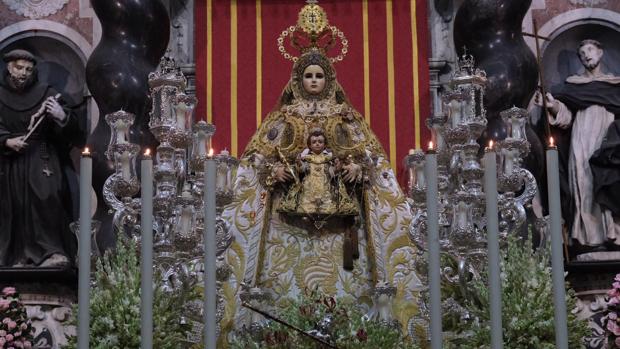 La Virgen del Rosario, patrona de Cádiz