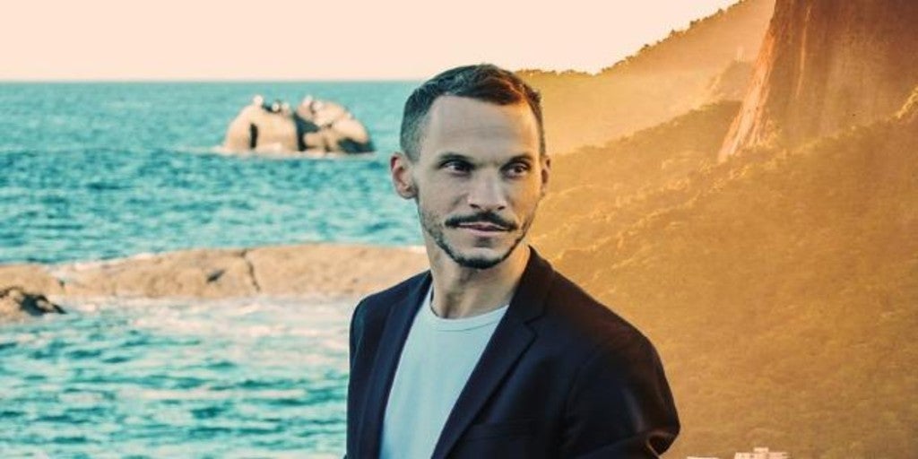Gustavo Almeida regresa a Cádiz en su gira 'Vértice acústico' Gustavo Almeida regresa a Cádiz en su gira 'Vértice acústico'