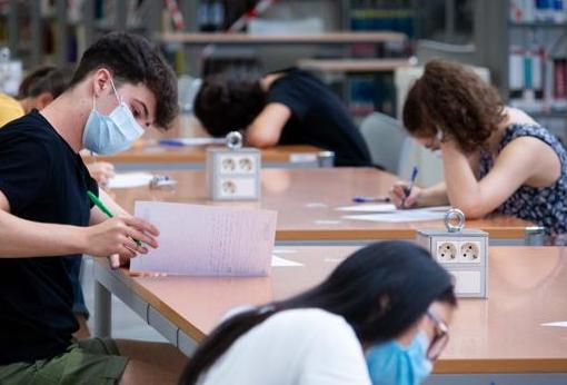 Medicina Con 13 311 Puntos Es La Titulacion Con La Nota De Corte Mas Alta De La Universidad De Cadiz En