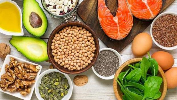 La dieta mediterránea con aceite de oliva virgen extra