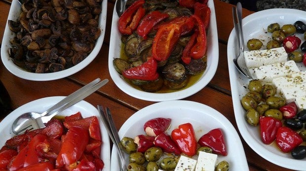No es preciso renunciar totalmente a los alimentos derivados de animales, nuestro estudio sugiere que ingerir una mayor proporción de alimentos de origen vegetal