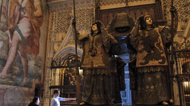 Tumba de Cristóbal Colón en la Catedral de Sevilla