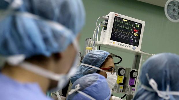 En Suiza no existe sistema sanitario público y sus habitantes están obligados a suscribir un seguro privado