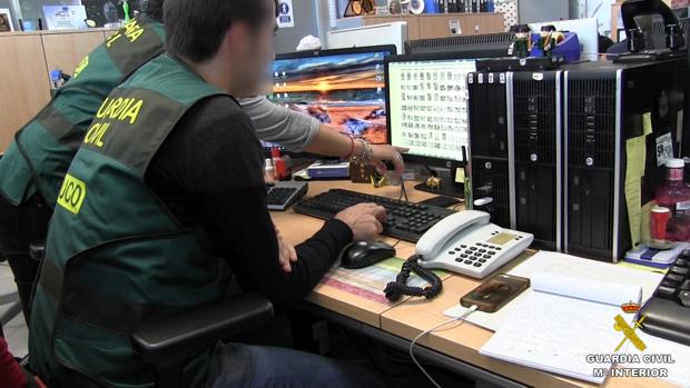 Imagen de archivo de otra operación de la Guardia Civil contra pedófilos